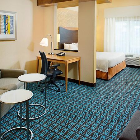 Fairfield Inn & Suites By Marriott San Antonio Seaworld / Westover Hills Екстериор снимка