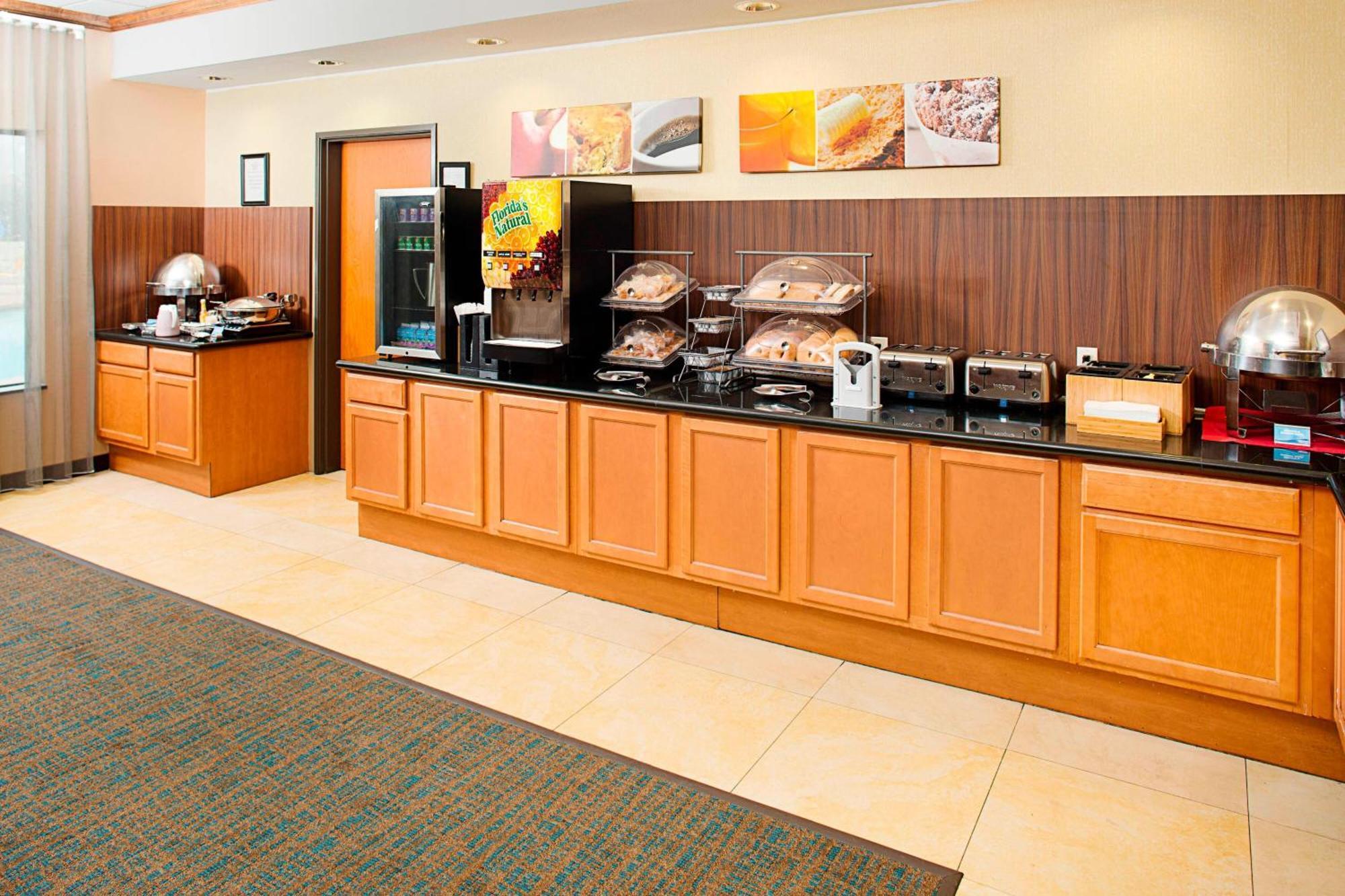 Fairfield Inn & Suites By Marriott San Antonio Seaworld / Westover Hills Екстериор снимка