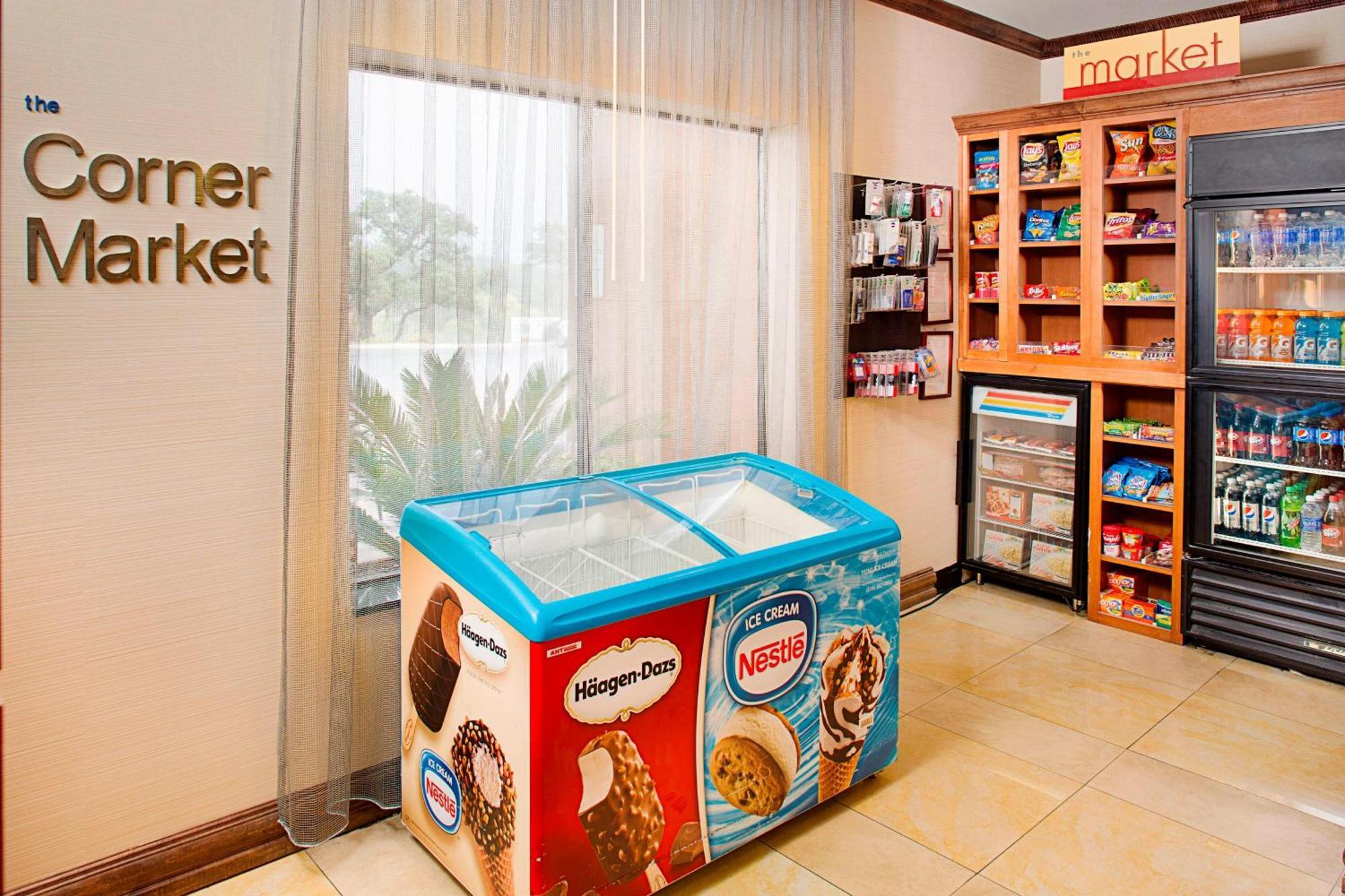 Fairfield Inn & Suites By Marriott San Antonio Seaworld / Westover Hills Екстериор снимка