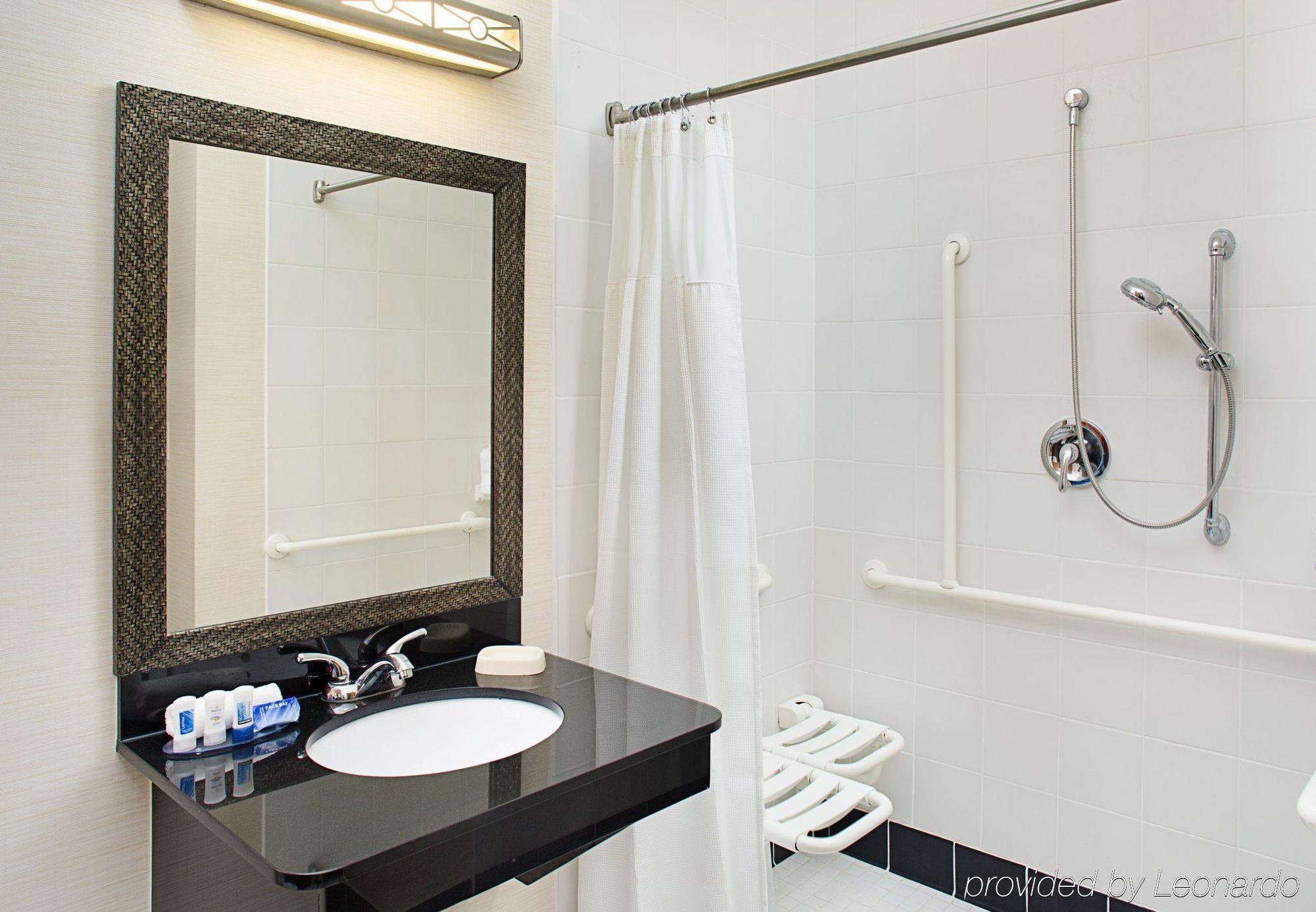 Fairfield Inn & Suites By Marriott San Antonio Seaworld / Westover Hills Екстериор снимка