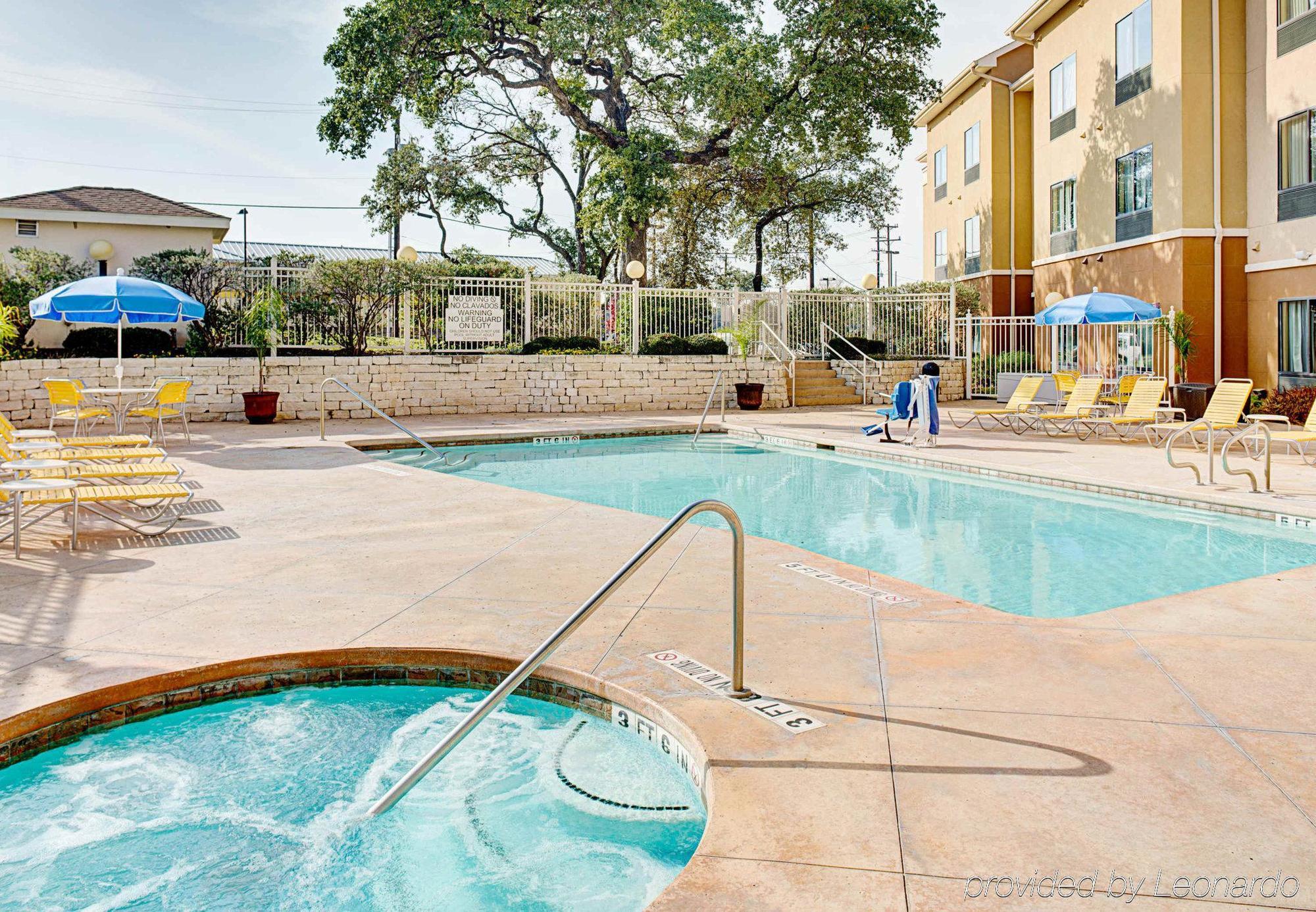 Fairfield Inn & Suites By Marriott San Antonio Seaworld / Westover Hills Екстериор снимка