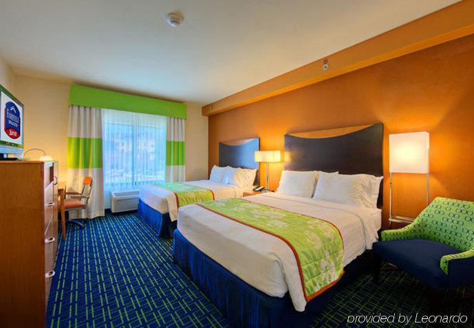 Fairfield Inn & Suites By Marriott San Antonio Seaworld / Westover Hills Екстериор снимка
