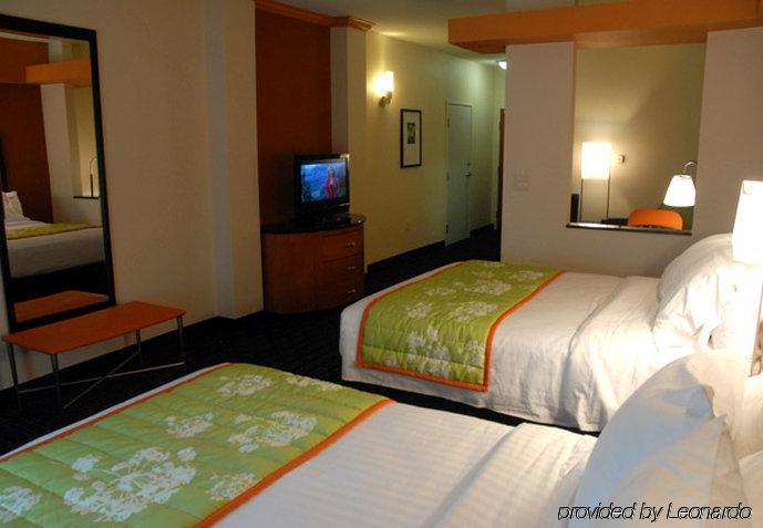 Fairfield Inn & Suites By Marriott San Antonio Seaworld / Westover Hills Екстериор снимка